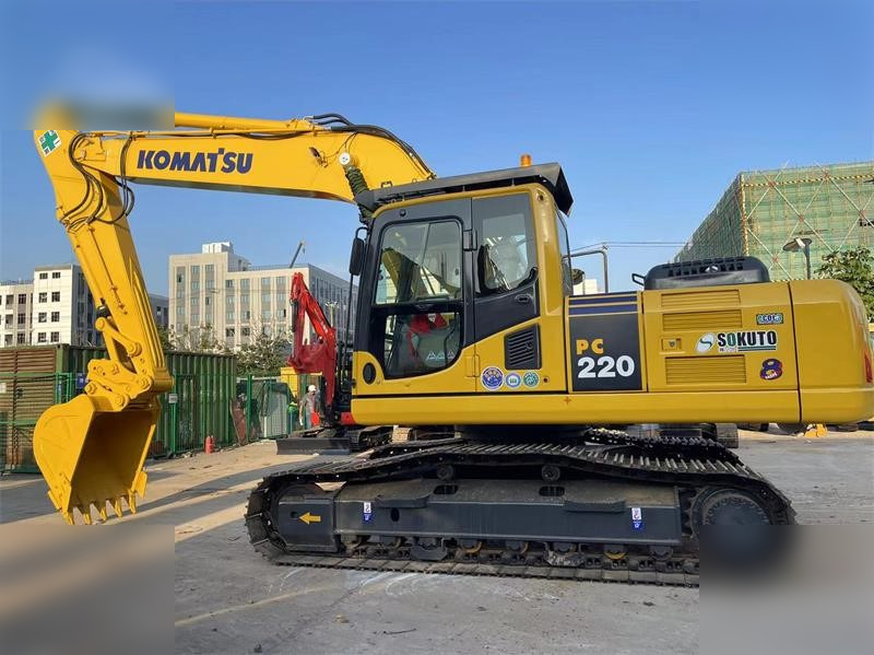 KOMATSU PC220-8 - حفارات زحافة: صور 3 KOMATSU PC220-8 - حفارات زحافة: صور 3