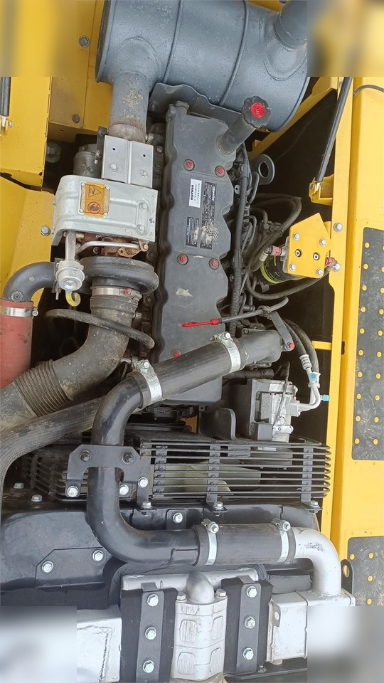 KOMATSU PC240 LC-8 - حفارات زحافة: صور 5 KOMATSU PC240 LC-8 - حفارات زحافة: صور 5