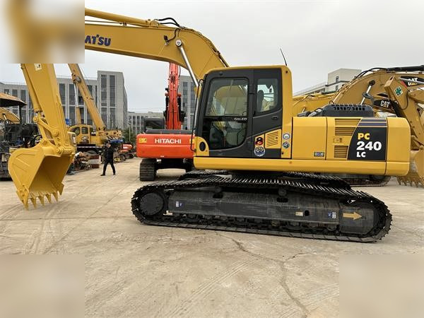 KOMATSU PC240 LC-8 - حفارات زحافة: صور 1 KOMATSU PC240 LC-8 - حفارات زحافة: صور 1