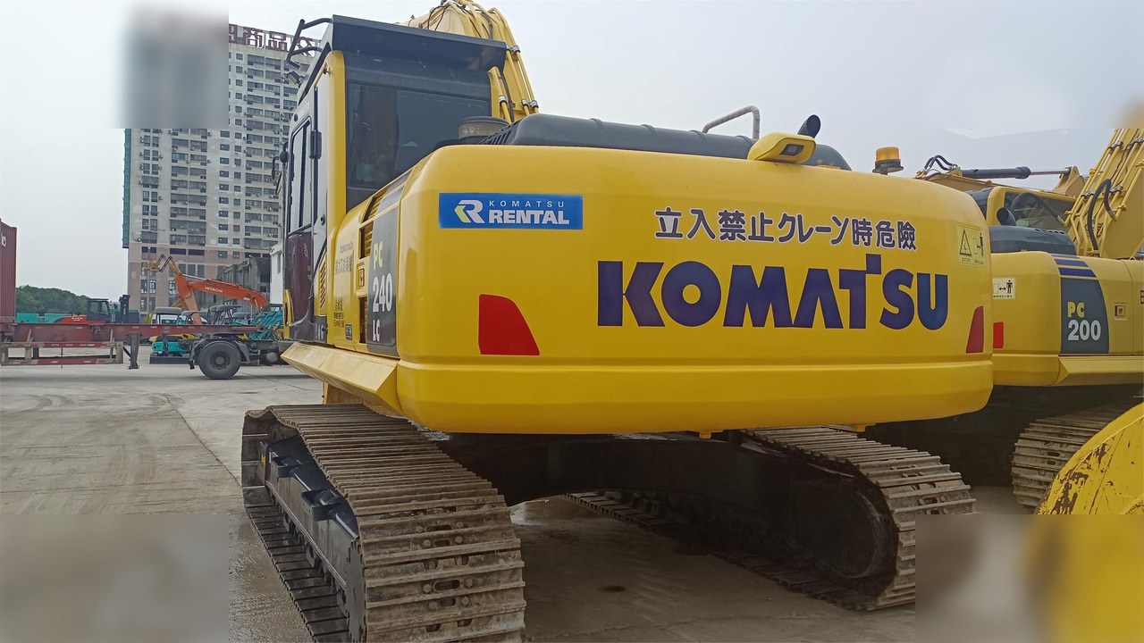 KOMATSU PC240 LC-8 - حفارات زحافة: صور 3 KOMATSU PC240 LC-8 - حفارات زحافة: صور 3
