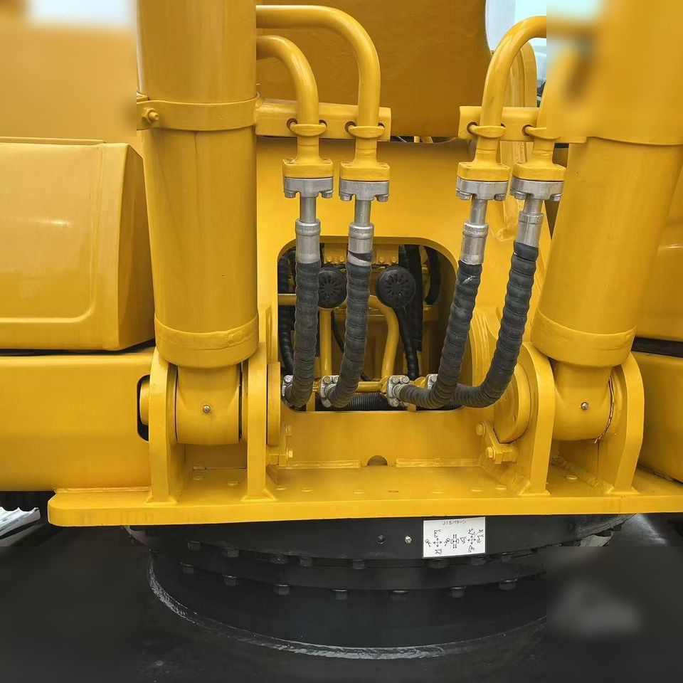 حفارات زحافة KOMATSU PC240 LC-8: صور 8