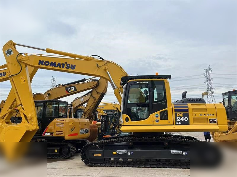 KOMATSU PC240 LC-8 - حفارات زحافة: صور 1 KOMATSU PC240 LC-8 - حفارات زحافة: صور 1