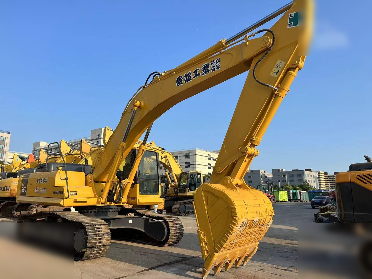 KOMATSU PC350-7 - حفارات زحافة: صور 2 KOMATSU PC350-7 - حفارات زحافة: صور 2