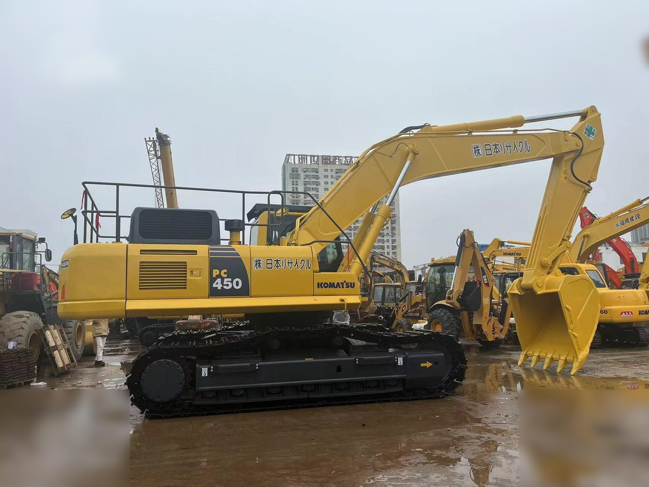 KOMATSU PC450-8 - حفارات زحافة: صور 1 KOMATSU PC450-8 - حفارات زحافة: صور 1