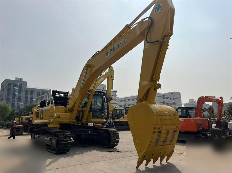 KOMATSU PC450-8 - حفارات زحافة: صور 3 KOMATSU PC450-8 - حفارات زحافة: صور 3