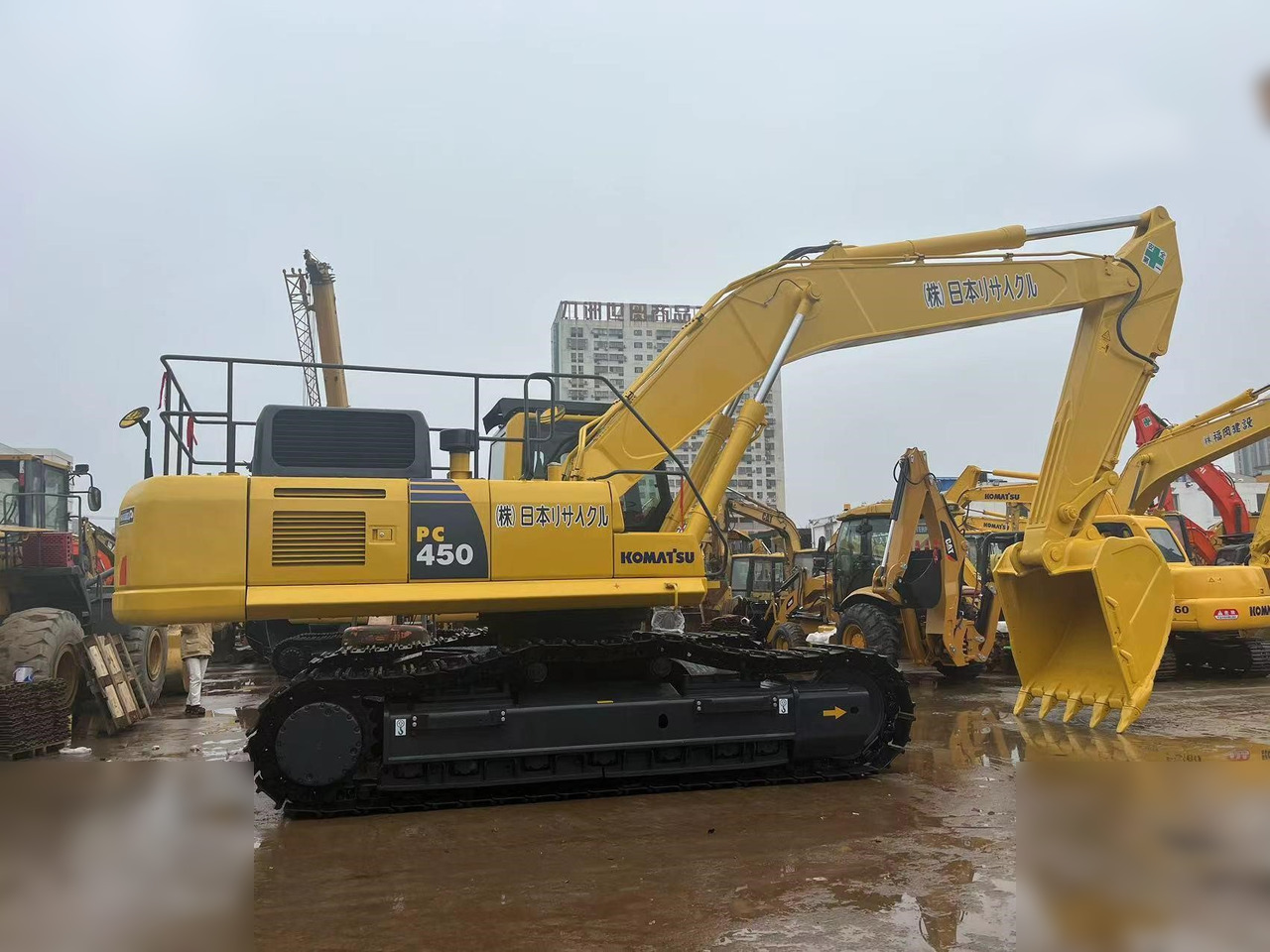 KOMATSU PC450-8 - حفارات زحافة: صور 1 KOMATSU PC450-8 - حفارات زحافة: صور 1