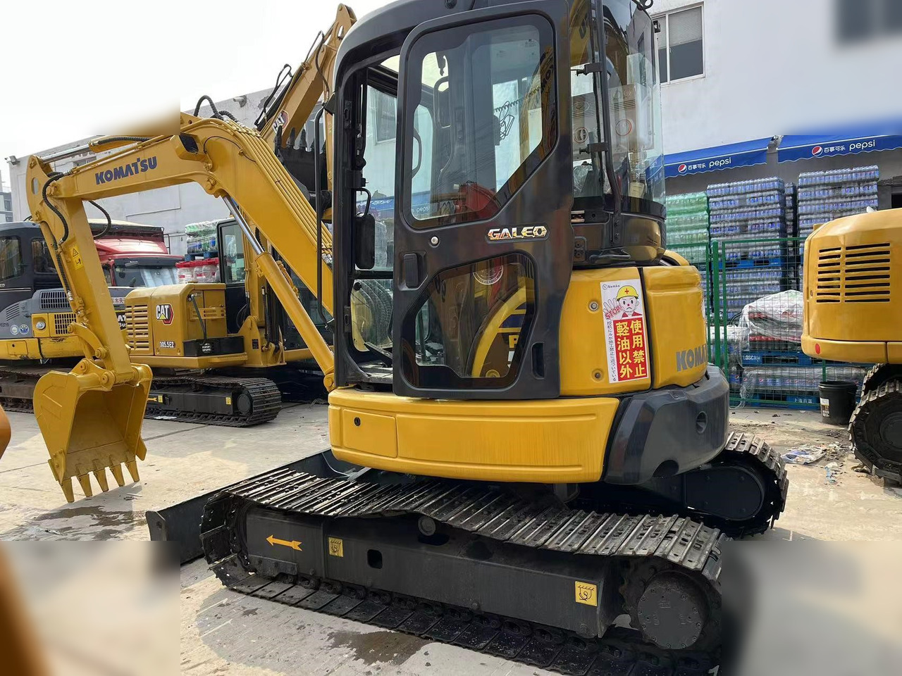KOMATSU PC55MR-2 - حفارة مصغرة: صور 3 KOMATSU PC55MR-2 - حفارة مصغرة: صور 3