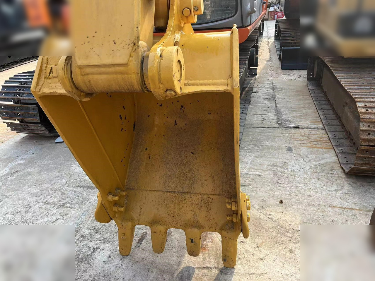 KOMATSU PC78US-6N0 - حفارات زحافة: صور 3 KOMATSU PC78US-6N0 - حفارات زحافة: صور 3