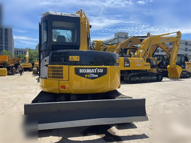 KOMATSU PC78US-6 - حفارات زحافة: صور 3 KOMATSU PC78US-6 - حفارات زحافة: صور 3