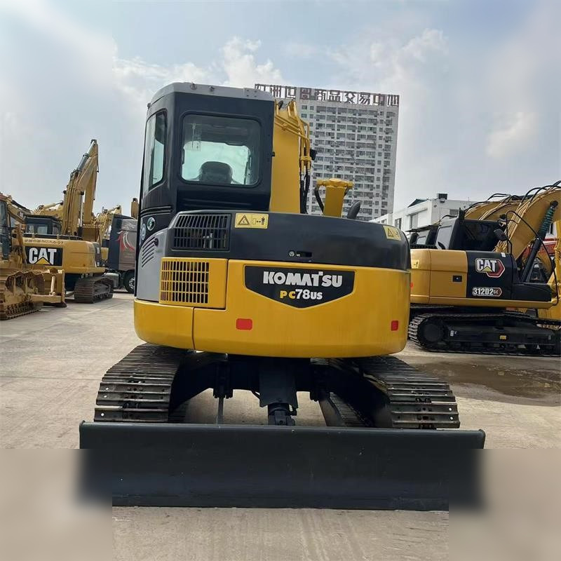KOMATSU PC78US - حفارات زحافة: صور 4 KOMATSU PC78US - حفارات زحافة: صور 4