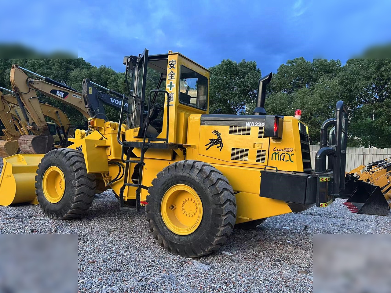 KOMATSU WA320-3 - اللودر بعجل: صور 2 KOMATSU WA320-3 - اللودر بعجل: صور 2