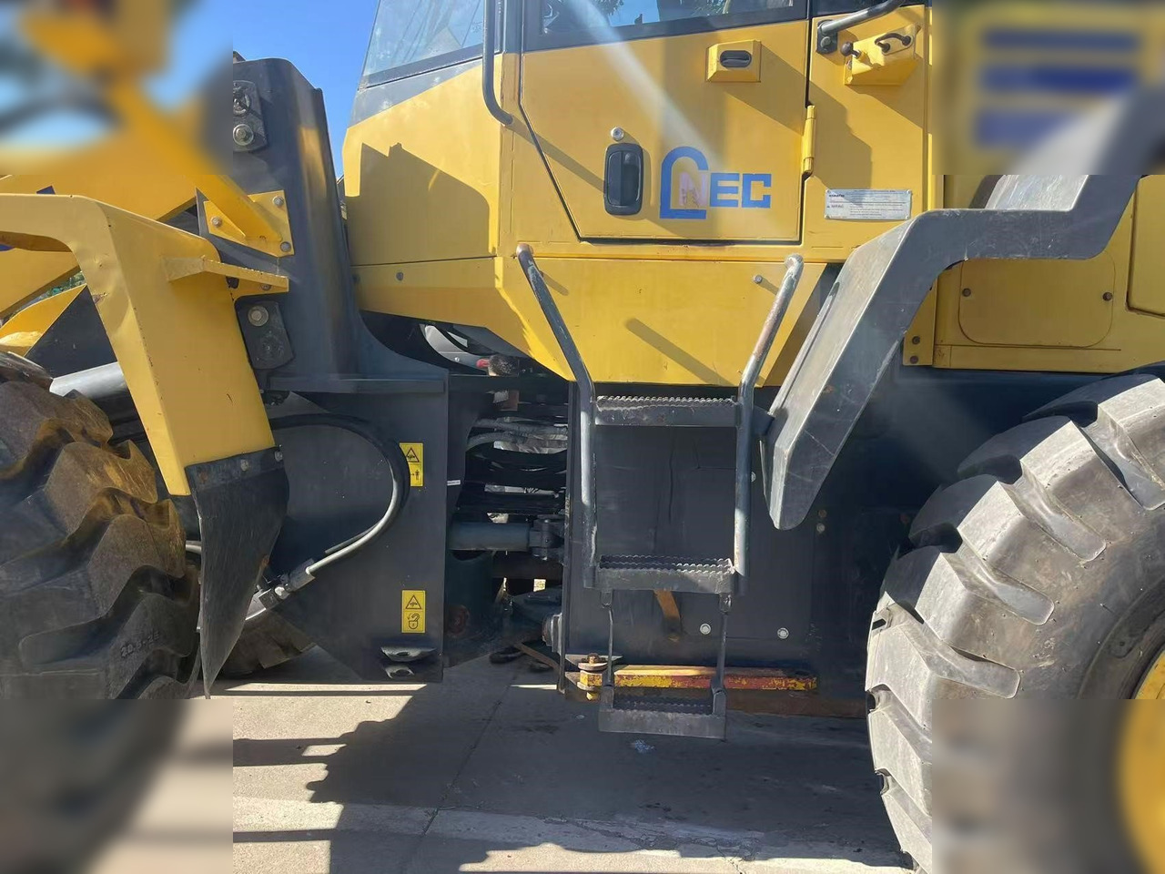 KOMATSU WA320-5 - اللودر بعجل: صور 3 KOMATSU WA320-5 - اللودر بعجل: صور 3