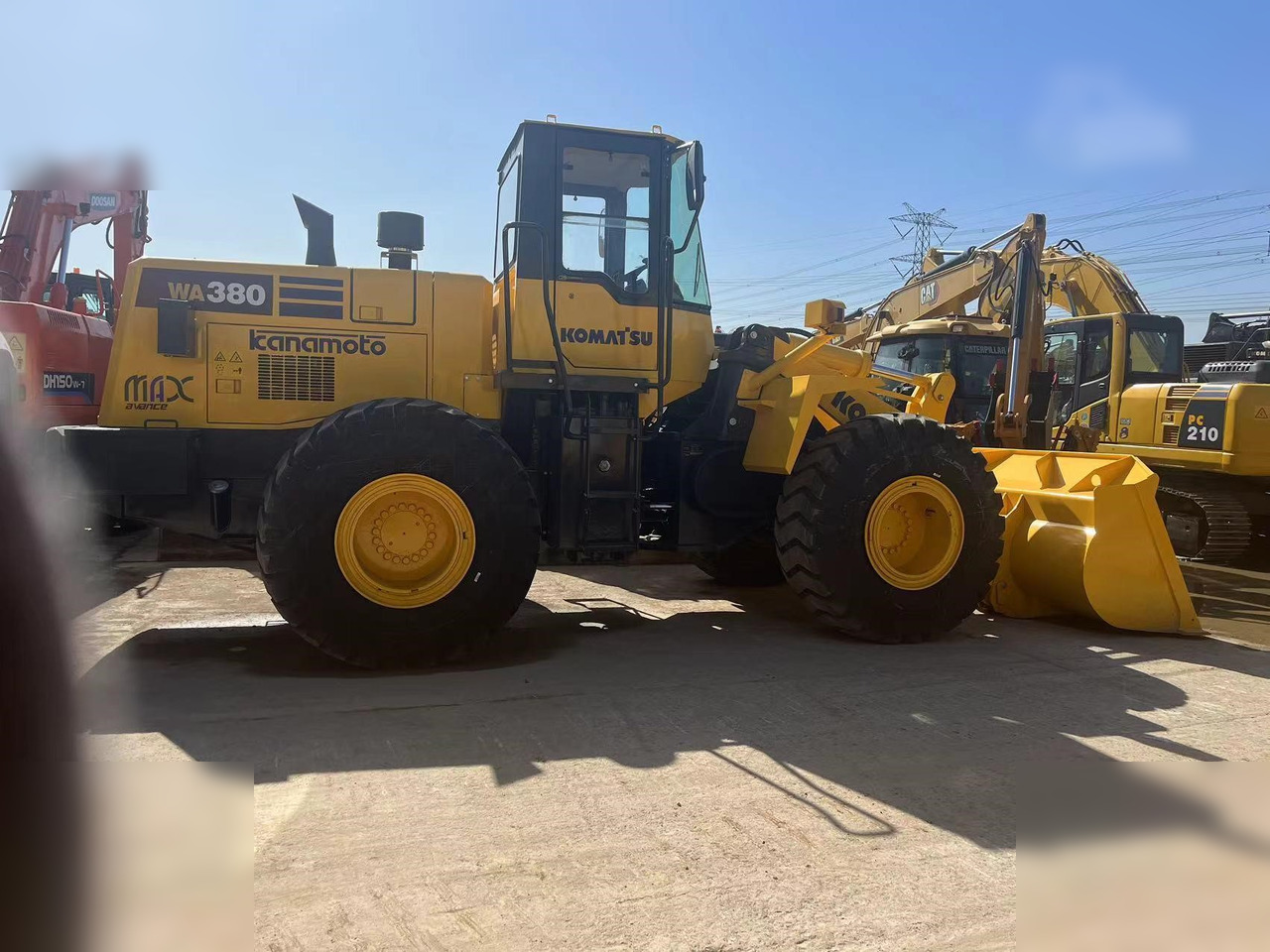 KOMATSU WA380-3 - اللودر بعجل: صور 1 KOMATSU WA380-3 - اللودر بعجل: صور 1