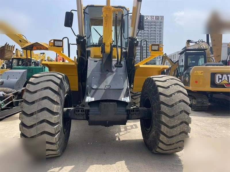 KOMATSU WA380-3 - اللودر بعجل: صور 5 KOMATSU WA380-3 - اللودر بعجل: صور 5