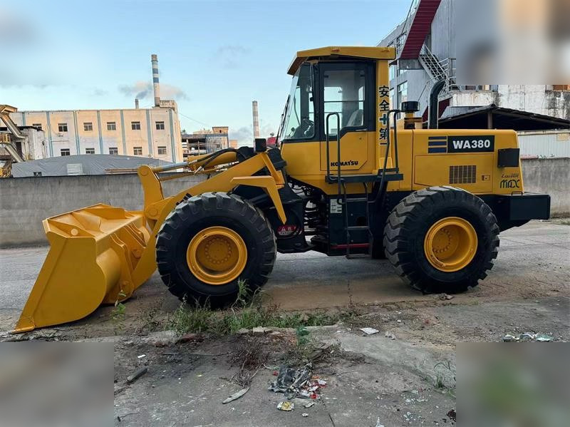 KOMATSU WA380-3 - اللودر بعجل: صور 1 KOMATSU WA380-3 - اللودر بعجل: صور 1