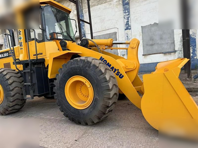KOMATSU WA380-3 - اللودر بعجل: صور 4 KOMATSU WA380-3 - اللودر بعجل: صور 4