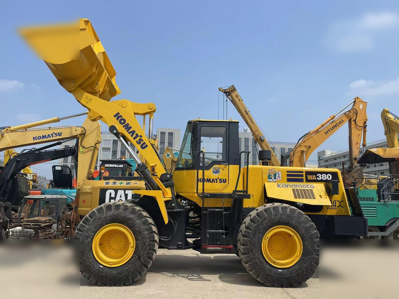 KOMATSU WA380-3 - اللودر بعجل: صور 1 KOMATSU WA380-3 - اللودر بعجل: صور 1