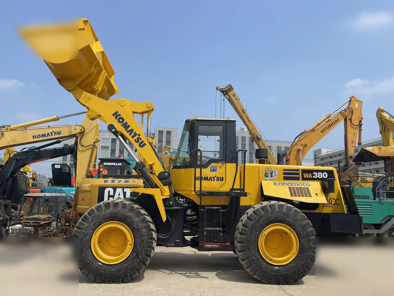KOMATSU WA380-3 - اللودر بعجل: صور 1 KOMATSU WA380-3 - اللودر بعجل: صور 1