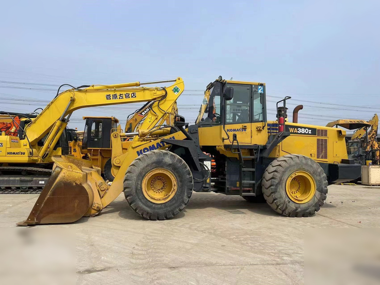 KOMATSU WA380Z-6 - اللودر بعجل: صور 1 KOMATSU WA380Z-6 - اللودر بعجل: صور 1