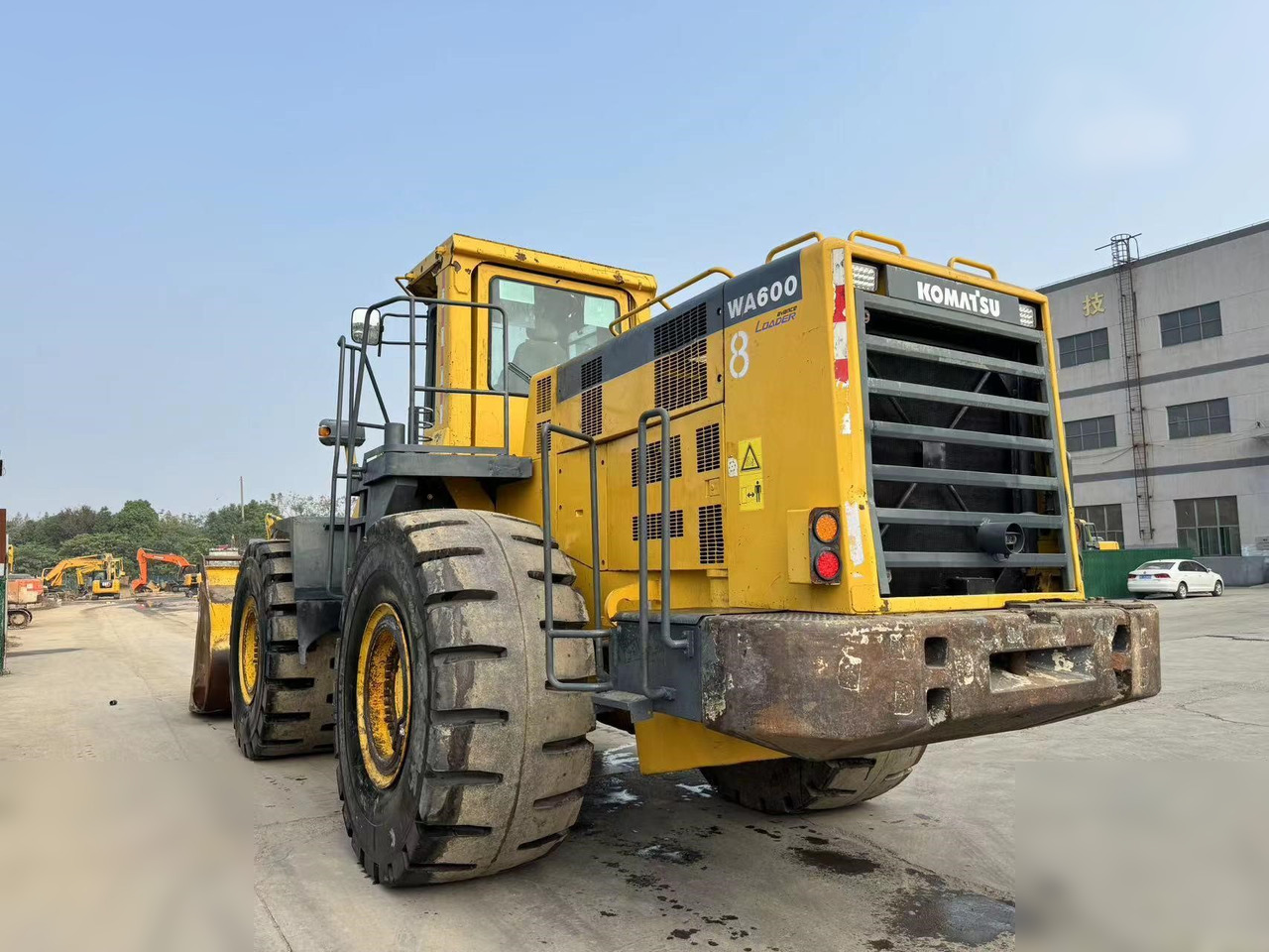KOMATSU WA600-3 - اللودر بعجل: صور 3 KOMATSU WA600-3 - اللودر بعجل: صور 3