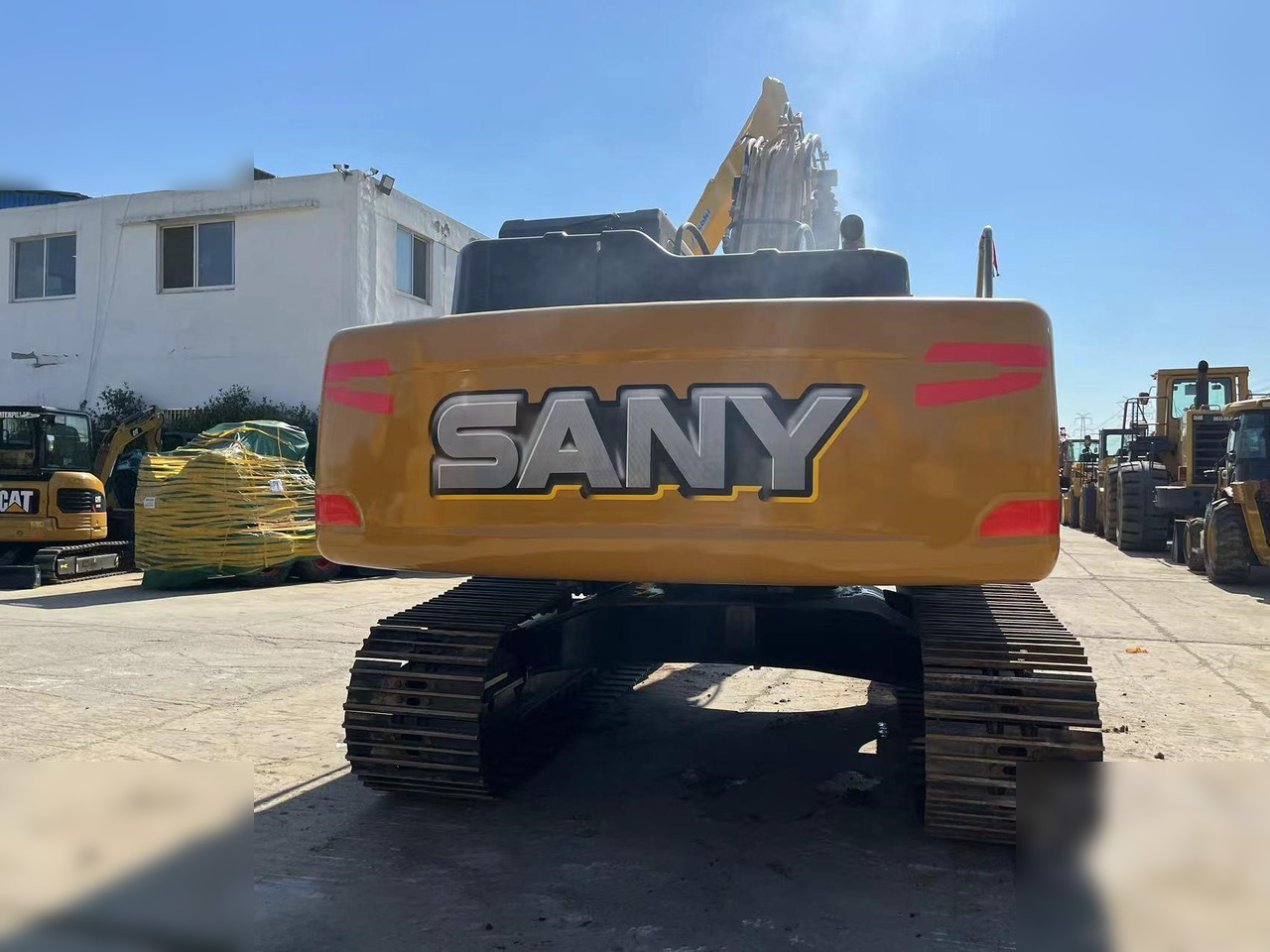 SANY SY215C - حفارات زحافة: صور 3 SANY SY215C - حفارات زحافة: صور 3