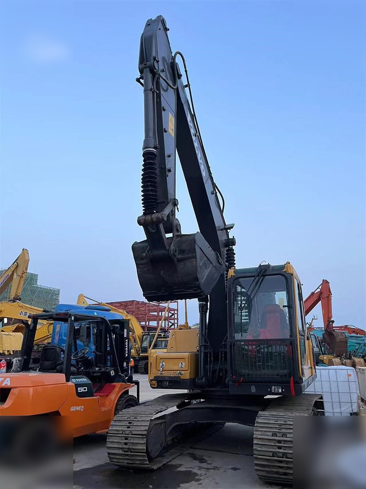 VOLVO EC140DL - حفارات زحافة: صور 1 VOLVO EC140DL - حفارات زحافة: صور 1