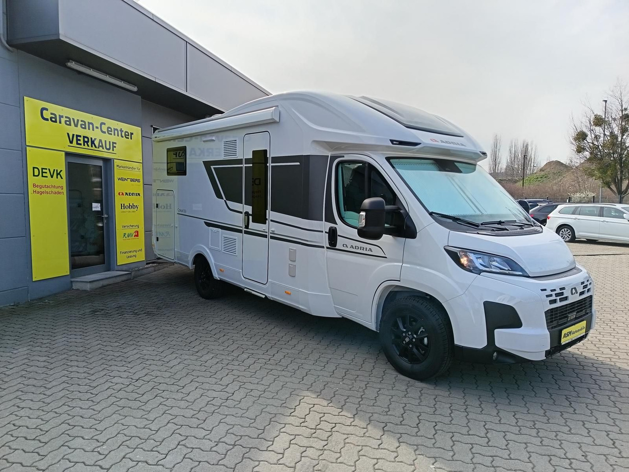 Adria Coral ALL-IN 650 DL*LUFTFEDERUNG HA*SOLAR*SOFORT - موتر هوم شبه متكامل: صور 2 Adria Coral ALL-IN 650 DL*LUFTFEDERUNG HA*SOLAR*SOFORT - موتر هوم شبه متكامل: صور 2
