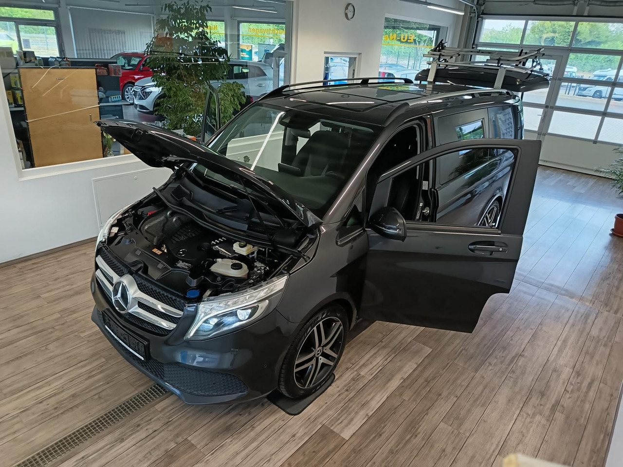 Mercedes-Benz V 300 2.0 CDI*LANG*LIEGE PAKET*AHK*FAHRRADTRÄGER - ميكروباص: صور 2 Mercedes-Benz V 300 2.0 CDI*LANG*LIEGE PAKET*AHK*FAHRRADTRÄGER - ميكروباص: صور 2