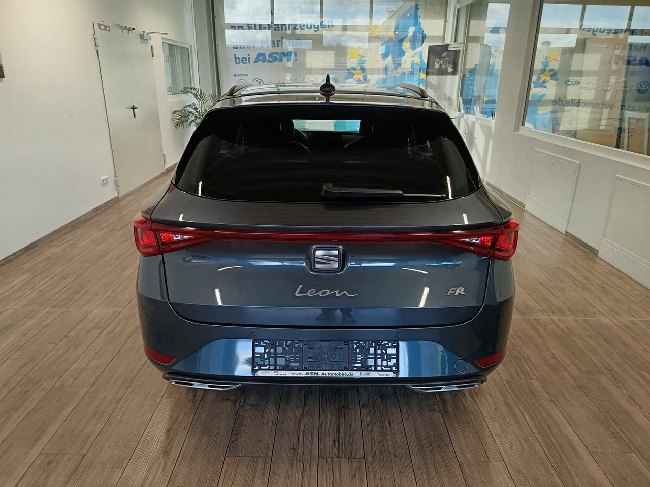 Seat Leon Sportstourer 1,5TSI FR*NAVI*LED*SOUND*R-KAM - سيارة ستيشن: صور 5 Seat Leon Sportstourer 1,5TSI FR*NAVI*LED*SOUND*R-KAM - سيارة ستيشن: صور 5
