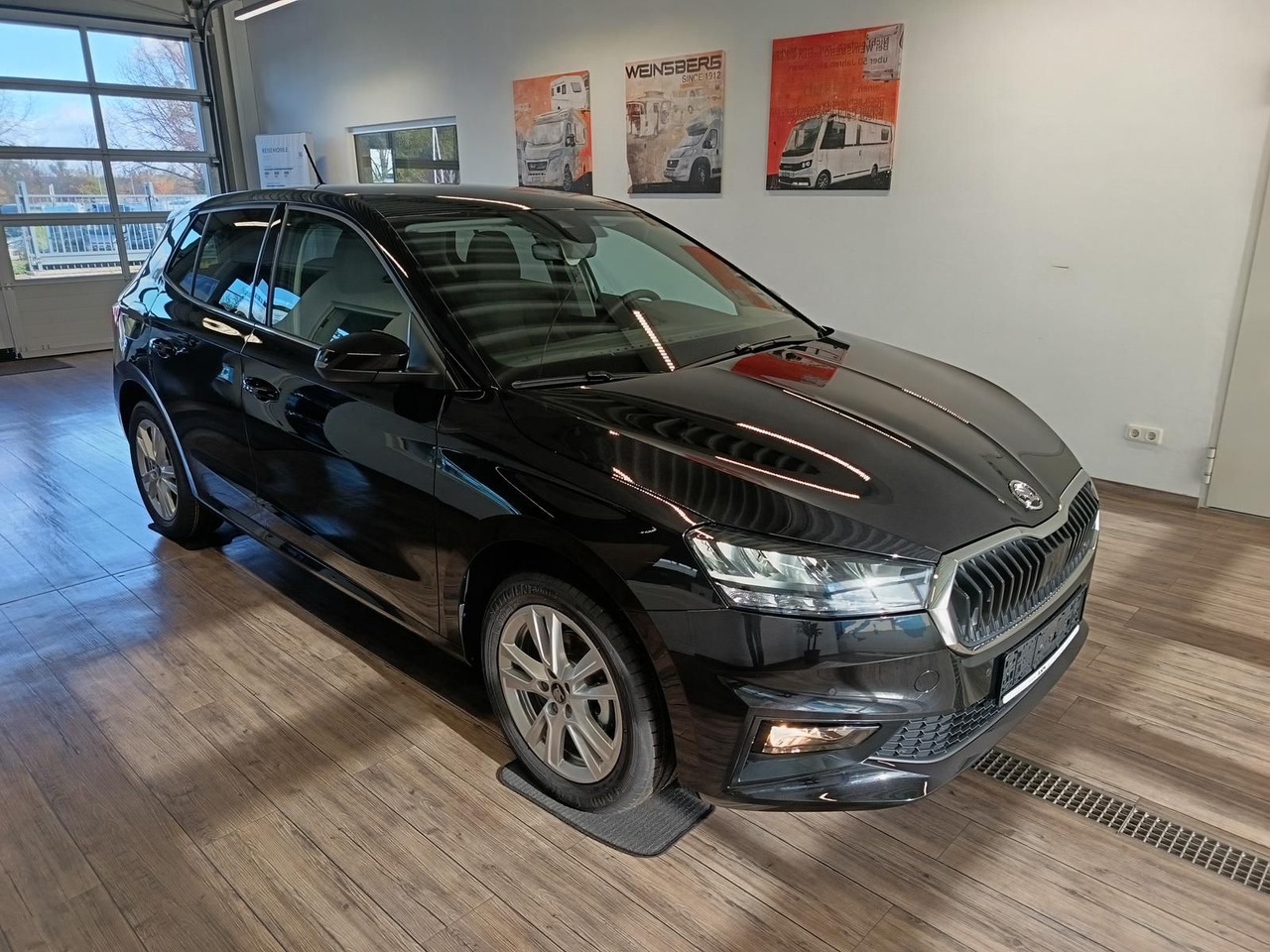 Skoda Fabia 130 Jahre 1,0 TSI*AHK-VORBER.*5J.GARANTIE* - سيدان: صور 3 Skoda Fabia 130 Jahre 1,0 TSI*AHK-VORBER.*5J.GARANTIE* - سيدان: صور 3