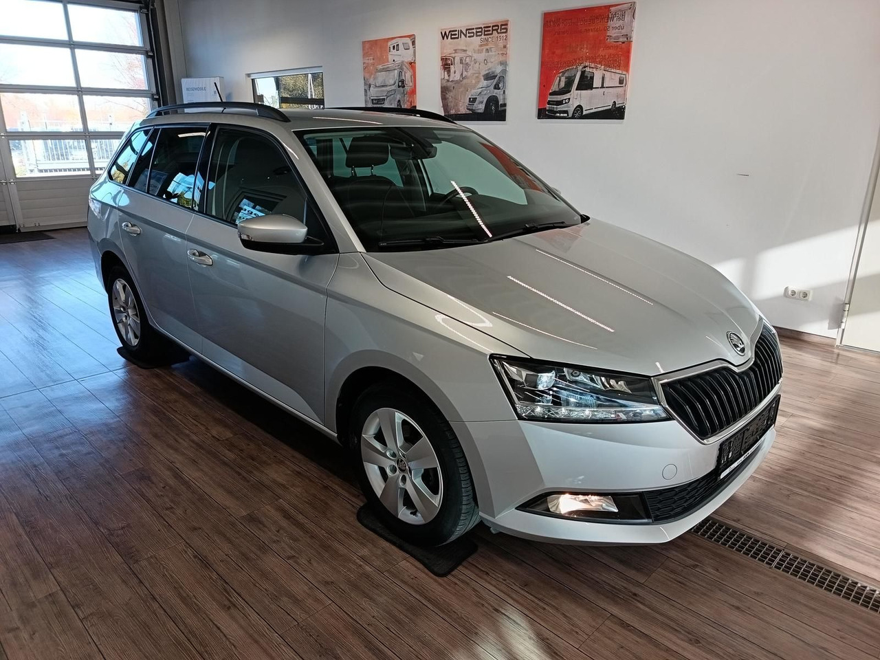 Skoda Fabia Combi Style 1.0 TSI*AHK*LED*R-KAM*PDC*SHZ* - سيارة ستيشن: صور 3 Skoda Fabia Combi Style 1.0 TSI*AHK*LED*R-KAM*PDC*SHZ* - سيارة ستيشن: صور 3