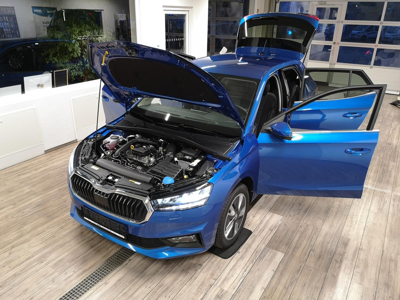 Skoda Fabia Style 1,0TSI 81 kW+R-KAM+2xPDC+LED+DAB+SHZ - سيدان: صور 5 Skoda Fabia Style 1,0TSI 81 kW+R-KAM+2xPDC+LED+DAB+SHZ - سيدان: صور 5