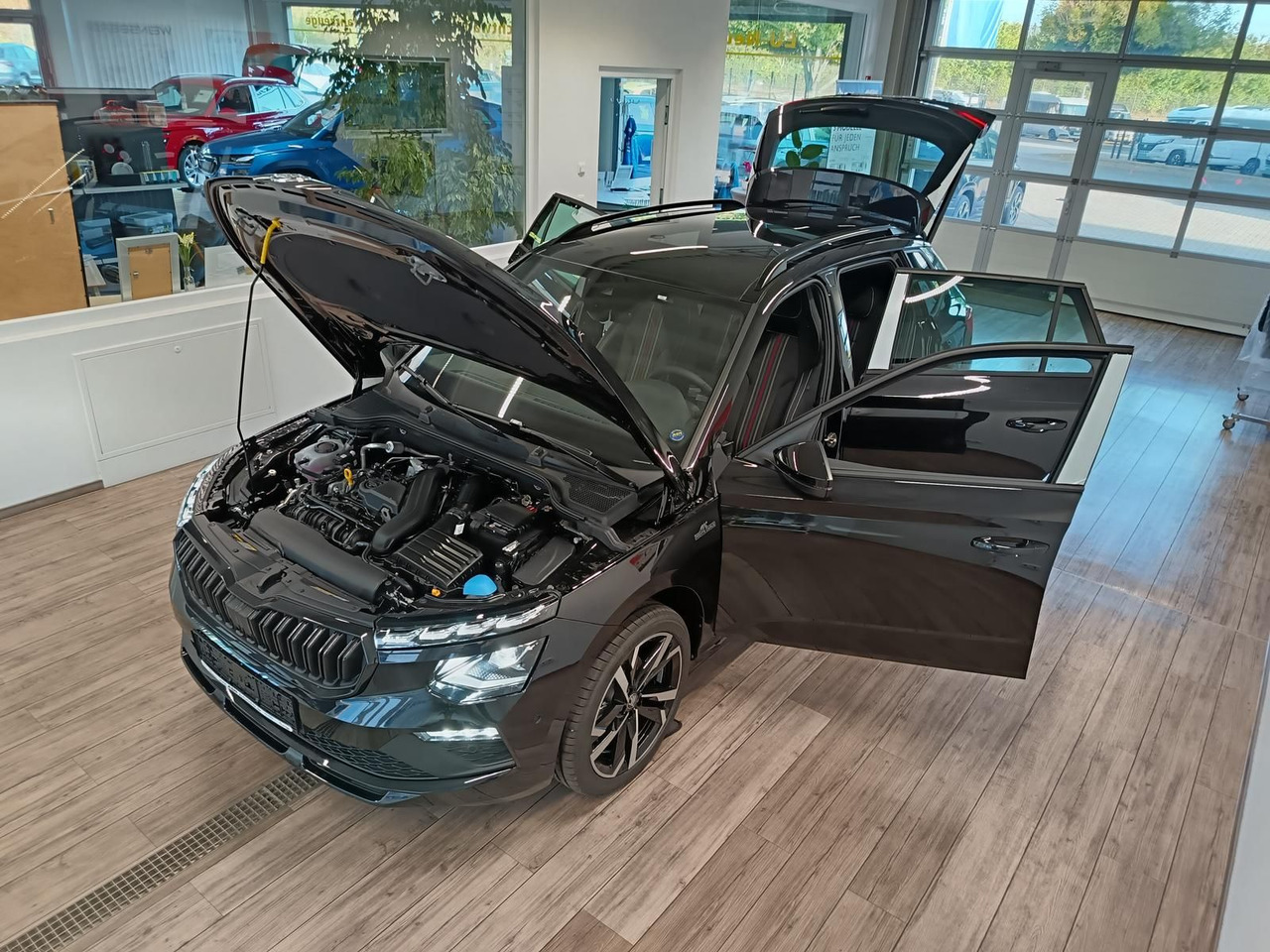 Skoda Kamiq Monte Carlo 1,5 TSI DSG*AHK*PANO*LED*ACC* - سيارة دفع رباعي: صور 2 Skoda Kamiq Monte Carlo 1,5 TSI DSG*AHK*PANO*LED*ACC* - سيارة دفع رباعي: صور 2