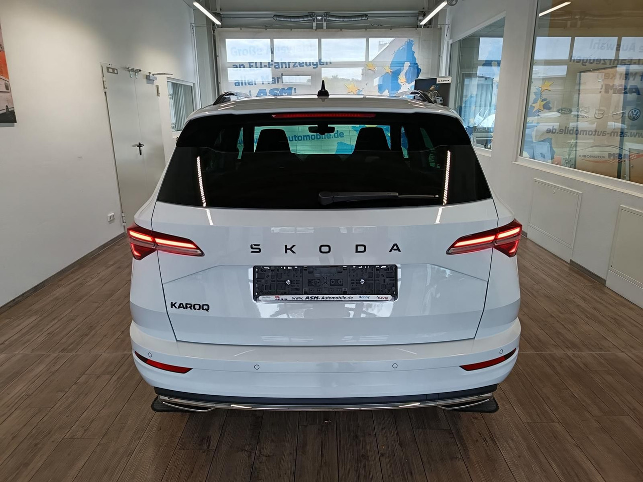 Skoda Karoq Sportline 1,5 TSI DSG*AHK*PSD*STD.HZG*NAVI - سيارة دفع رباعي: صور 5 Skoda Karoq Sportline 1,5 TSI DSG*AHK*PSD*STD.HZG*NAVI - سيارة دفع رباعي: صور 5