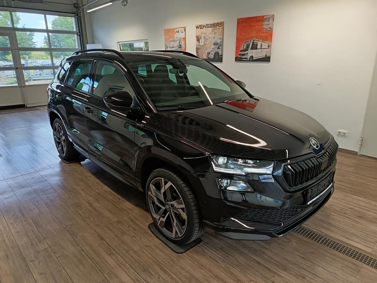 Skoda Karoq Sportline 1,5 TSI DSG*AHK*PSD*STD.HZG*NAVI - سيارة دفع رباعي: صور 3 Skoda Karoq Sportline 1,5 TSI DSG*AHK*PSD*STD.HZG*NAVI - سيارة دفع رباعي: صور 3