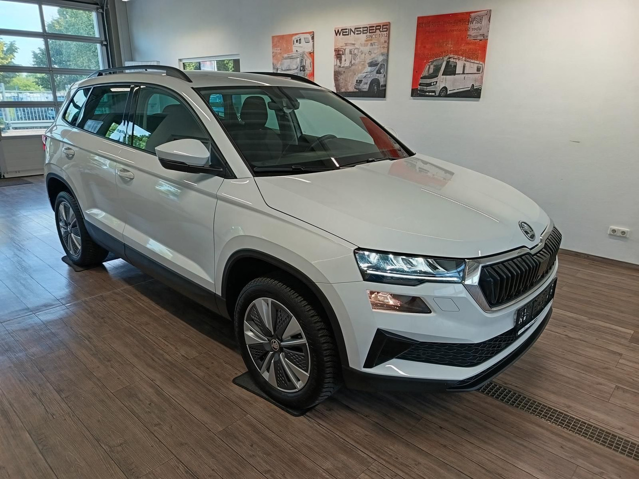 Skoda Karoq Style 1,5TSI DSG*AHK-VORBER*NAVI*LED*R-KAM - سيارة دفع رباعي: صور 3 Skoda Karoq Style 1,5TSI DSG*AHK-VORBER*NAVI*LED*R-KAM - سيارة دفع رباعي: صور 3