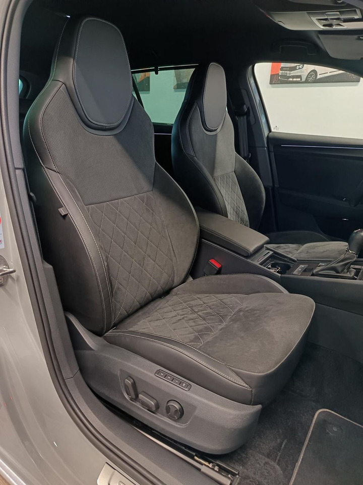 سيارة Skoda Superb Combi Sportline 2.0TSI DSG4x4*AHK*DCC*ACC: صور 20