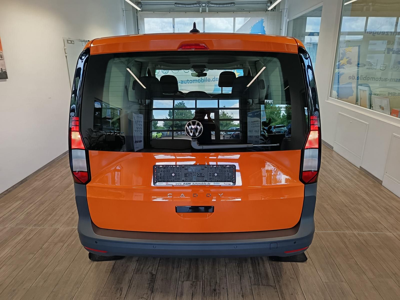 Volkswagen Caddy 2.0 TDI 75 kW*PDC*TEMP*DAB*KLIMA*5-SITZER* - سيارة ستيشن: صور 5 Volkswagen Caddy 2.0 TDI 75 kW*PDC*TEMP*DAB*KLIMA*5-SITZER* - سيارة ستيشن: صور 5