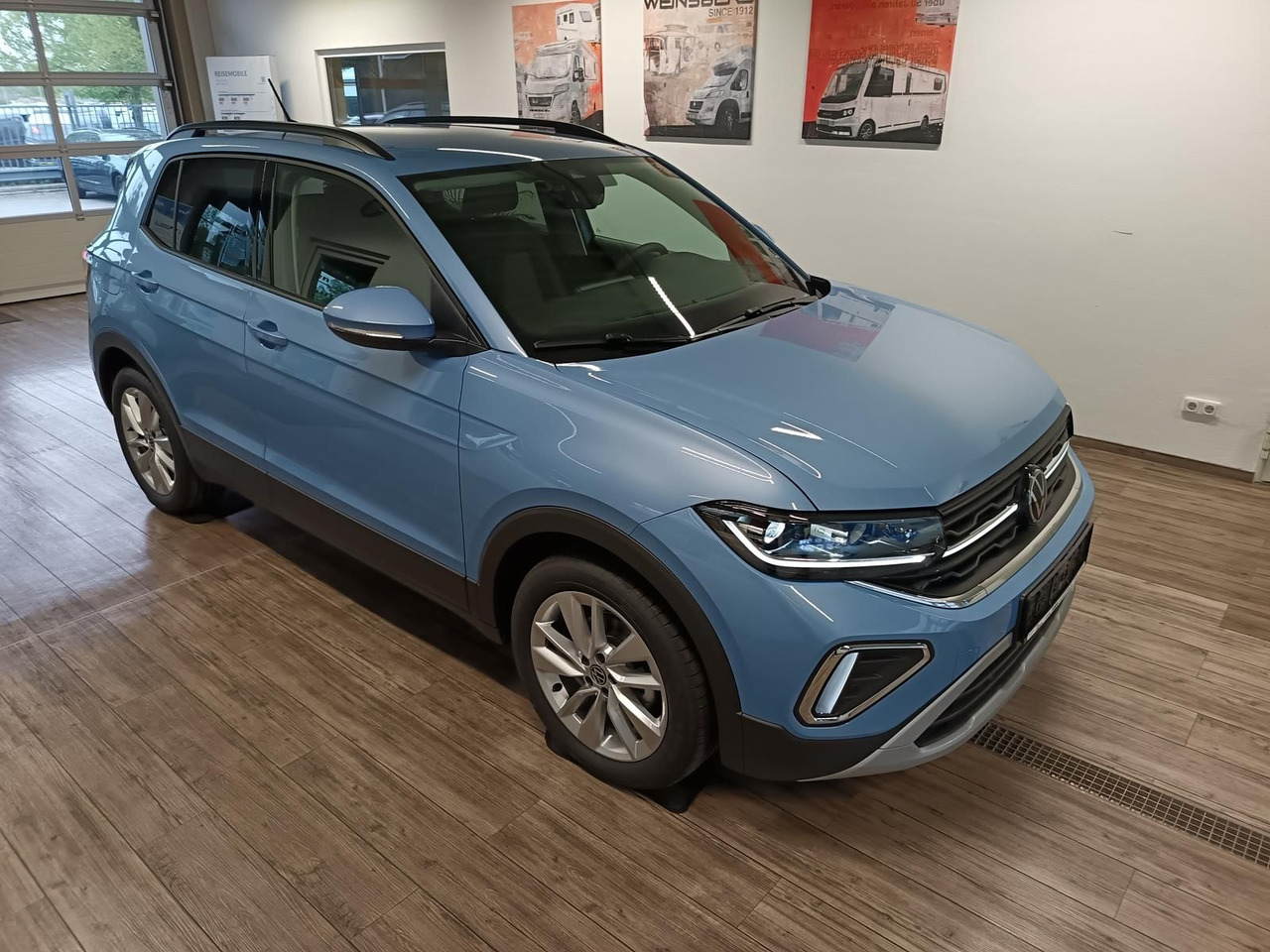 Volkswagen T-Cross Life 1.5 TSI DSG*AHK*MATRIX LED*ACC*SHZ* - سيارة دفع رباعي: صور 3 Volkswagen T-Cross Life 1.5 TSI DSG*AHK*MATRIX LED*ACC*SHZ* - سيارة دفع رباعي: صور 3