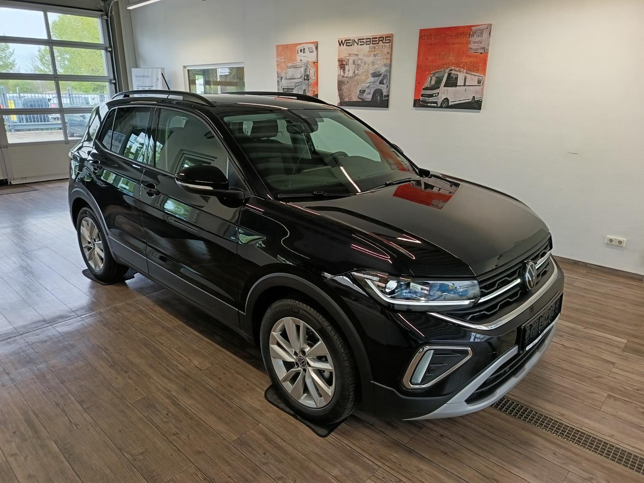 Volkswagen T-Cross Life 1.5 TSI DSG*AHK*MATRIX LED*ACC*SHZ* - سيارة دفع رباعي: صور 3 Volkswagen T-Cross Life 1.5 TSI DSG*AHK*MATRIX LED*ACC*SHZ* - سيارة دفع رباعي: صور 3