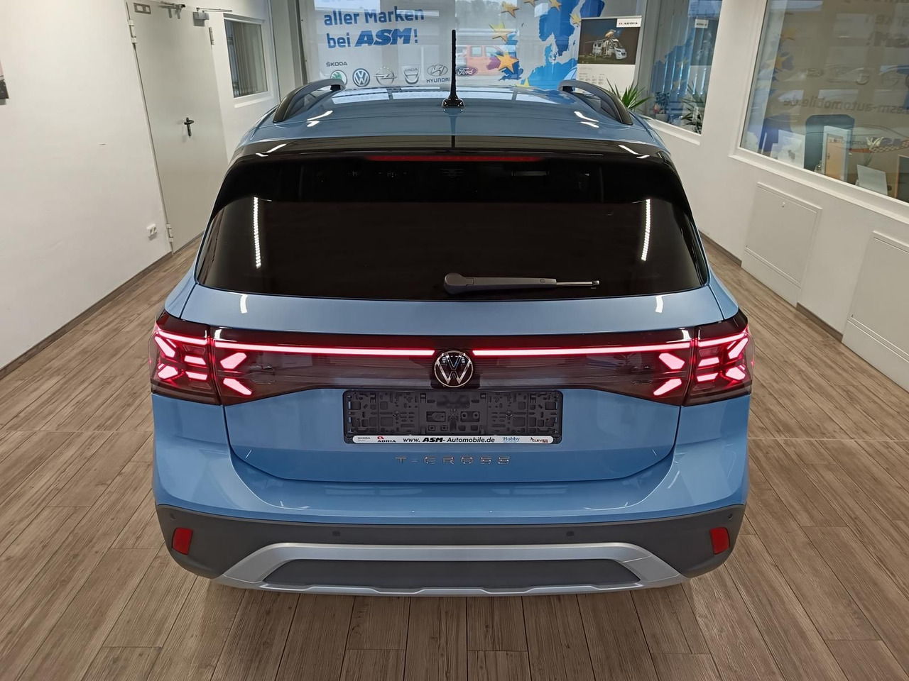 Volkswagen T-Cross Life 1.5 TSI DSG*AHK*MATRIX LED*ACC*SHZ* - سيارة دفع رباعي: صور 5 Volkswagen T-Cross Life 1.5 TSI DSG*AHK*MATRIX LED*ACC*SHZ* - سيارة دفع رباعي: صور 5
