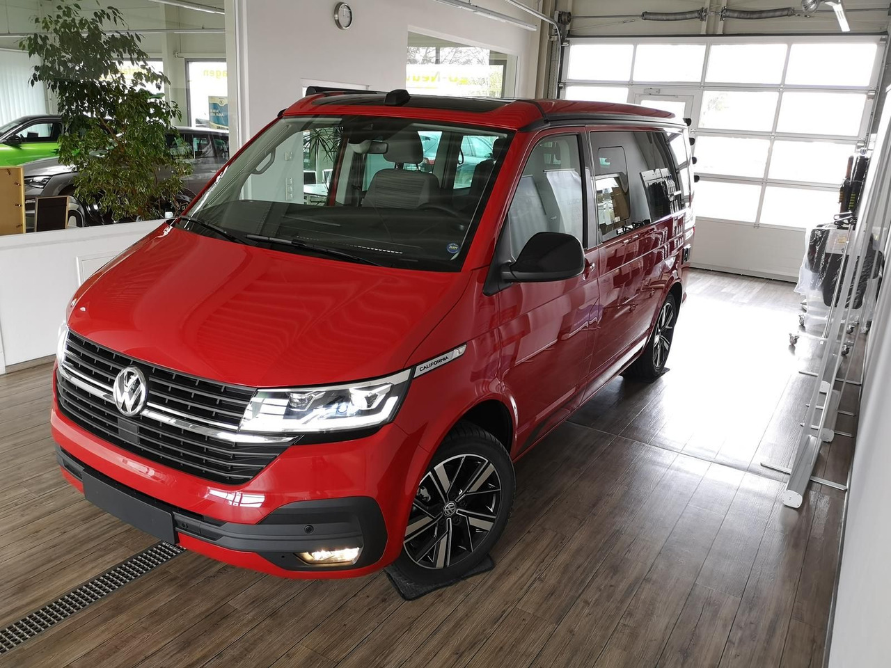 Volkswagen T6.1 California Coast DSG*SONDERZINSAKTION 3,99% - ميكروباص: صور 4 Volkswagen T6.1 California Coast DSG*SONDERZINSAKTION 3,99% - ميكروباص: صور 4