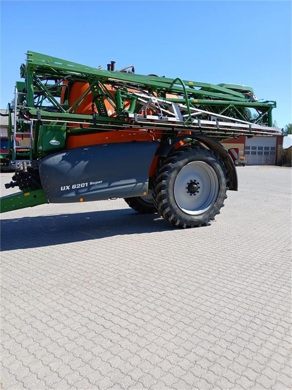 Amazone Ux 6201 super 42 m - آلة الرش المقطورة: صور 2 Amazone Ux 6201 super 42 m - آلة الرش المقطورة: صور 2