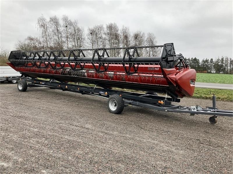 Case IH Axial Flow 8240 - حصادة شاملة: صور 2 Case IH Axial Flow 8240 - حصادة شاملة: صور 2