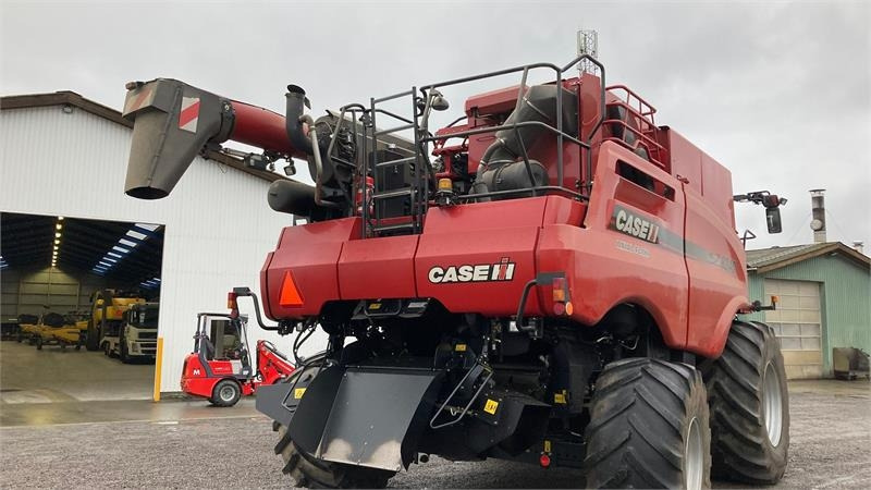 Case IH Axial Flow 8240 - حصادة شاملة: صور 2 Case IH Axial Flow 8240 - حصادة شاملة: صور 2