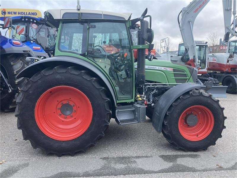 Fendt 211 Vario TMS - جرار: صور 4 Fendt 211 Vario TMS - جرار: صور 4