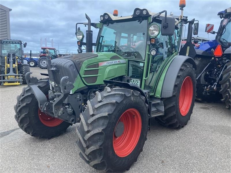 Fendt 211 Vario TMS - جرار: صور 2 Fendt 211 Vario TMS - جرار: صور 2