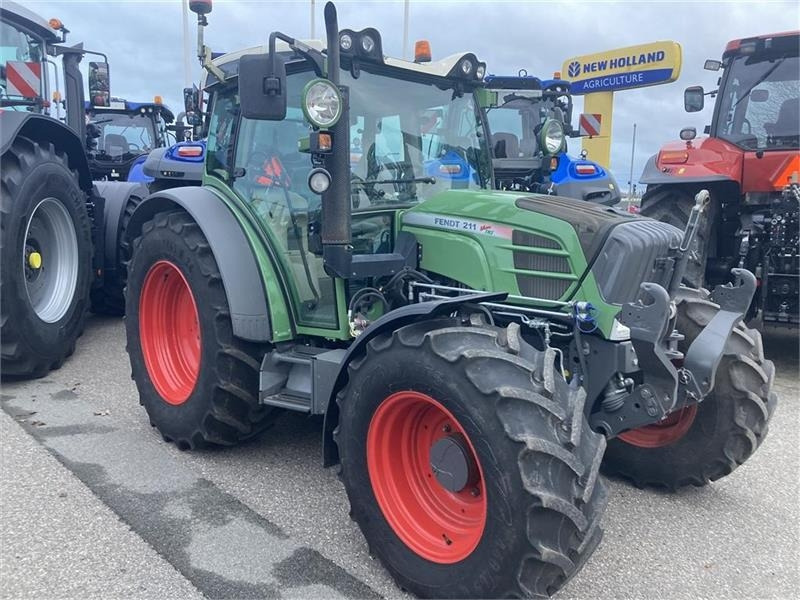 Fendt 211 Vario TMS - جرار: صور 1 Fendt 211 Vario TMS - جرار: صور 1