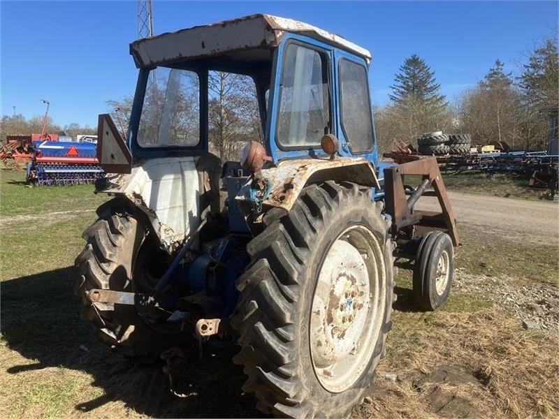 Ford 4000 Med frontlæsser  - جرار: صور 3 Ford 4000 Med frontlæsser  - جرار: صور 3