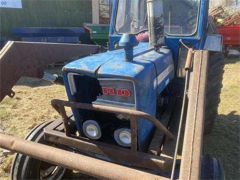 Ford 4000 Med frontlæsser  - جرار: صور 5 Ford 4000 Med frontlæsser  - جرار: صور 5